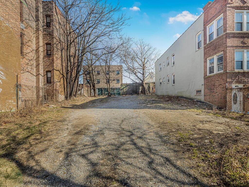 1448 & 1450 Rosedale Avenue Property Photo 7