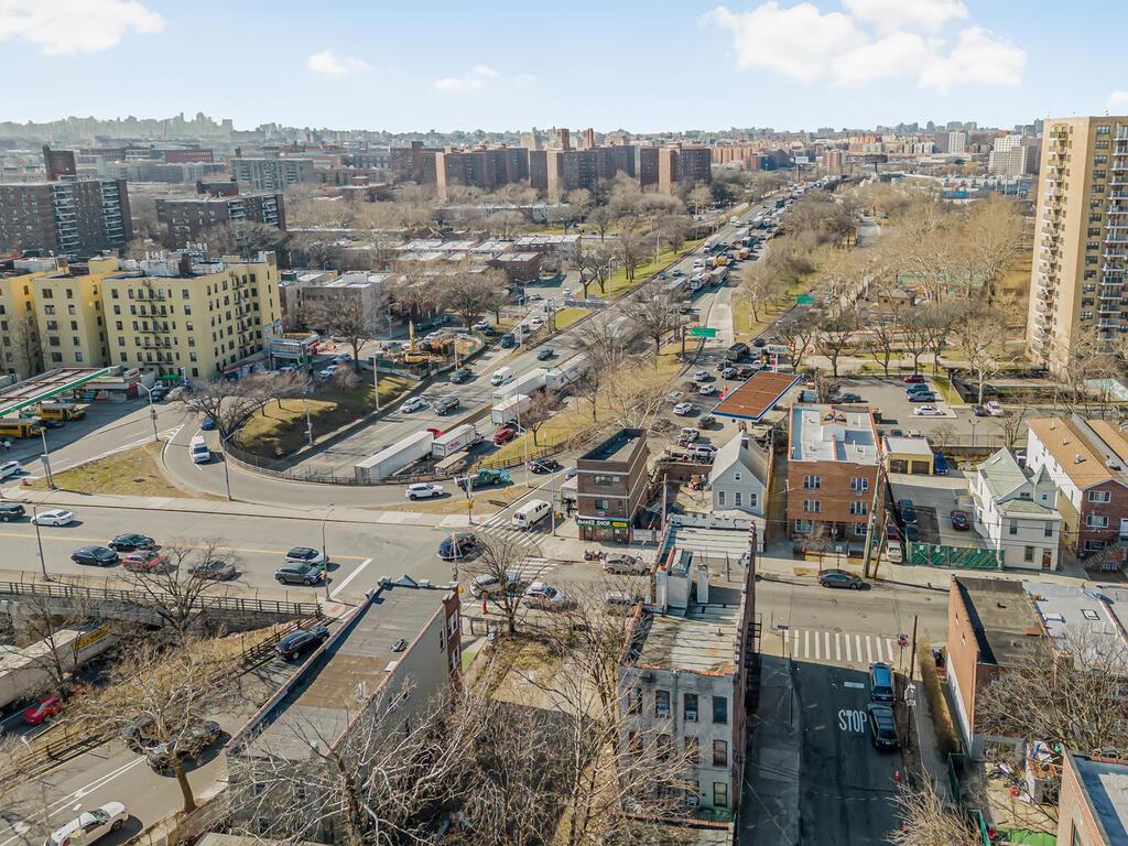 1448 & 1450 Rosedale Avenue Property Photo 14
