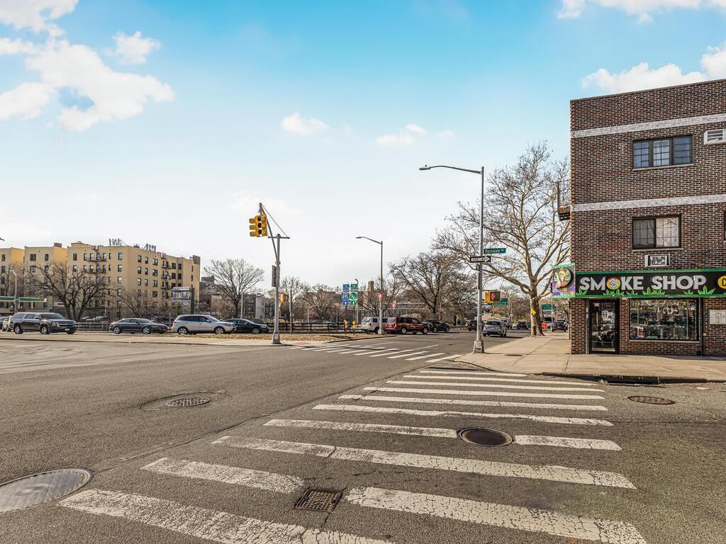 1448 & 1450 Rosedale Avenue Property Photo 19