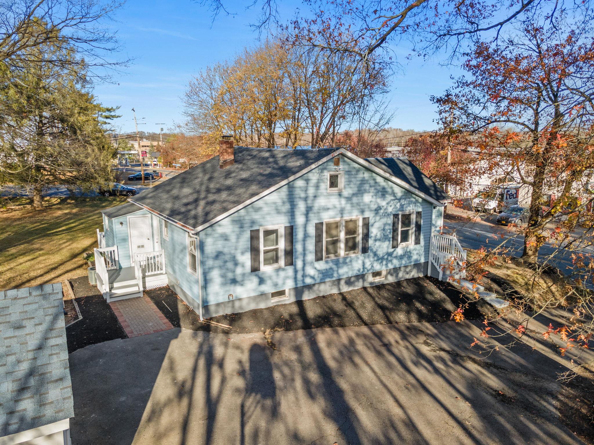 945 Homestead Avenue Property Photo