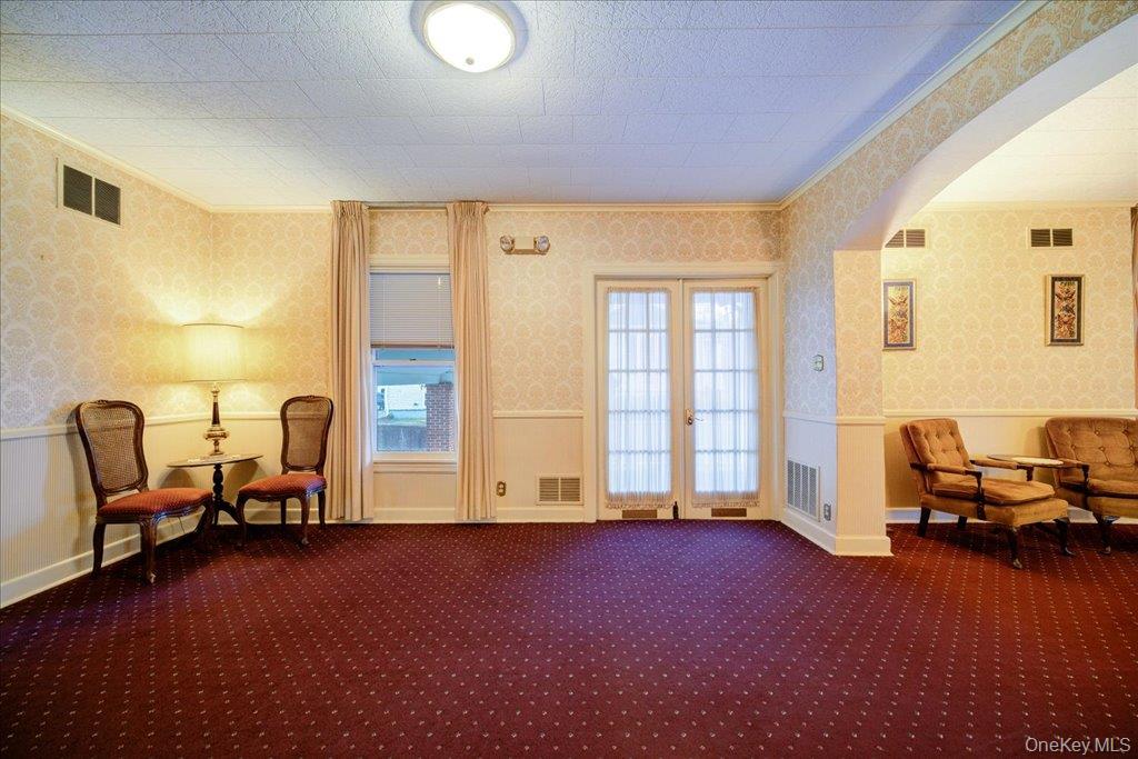275 S Main Street Property Photo 10