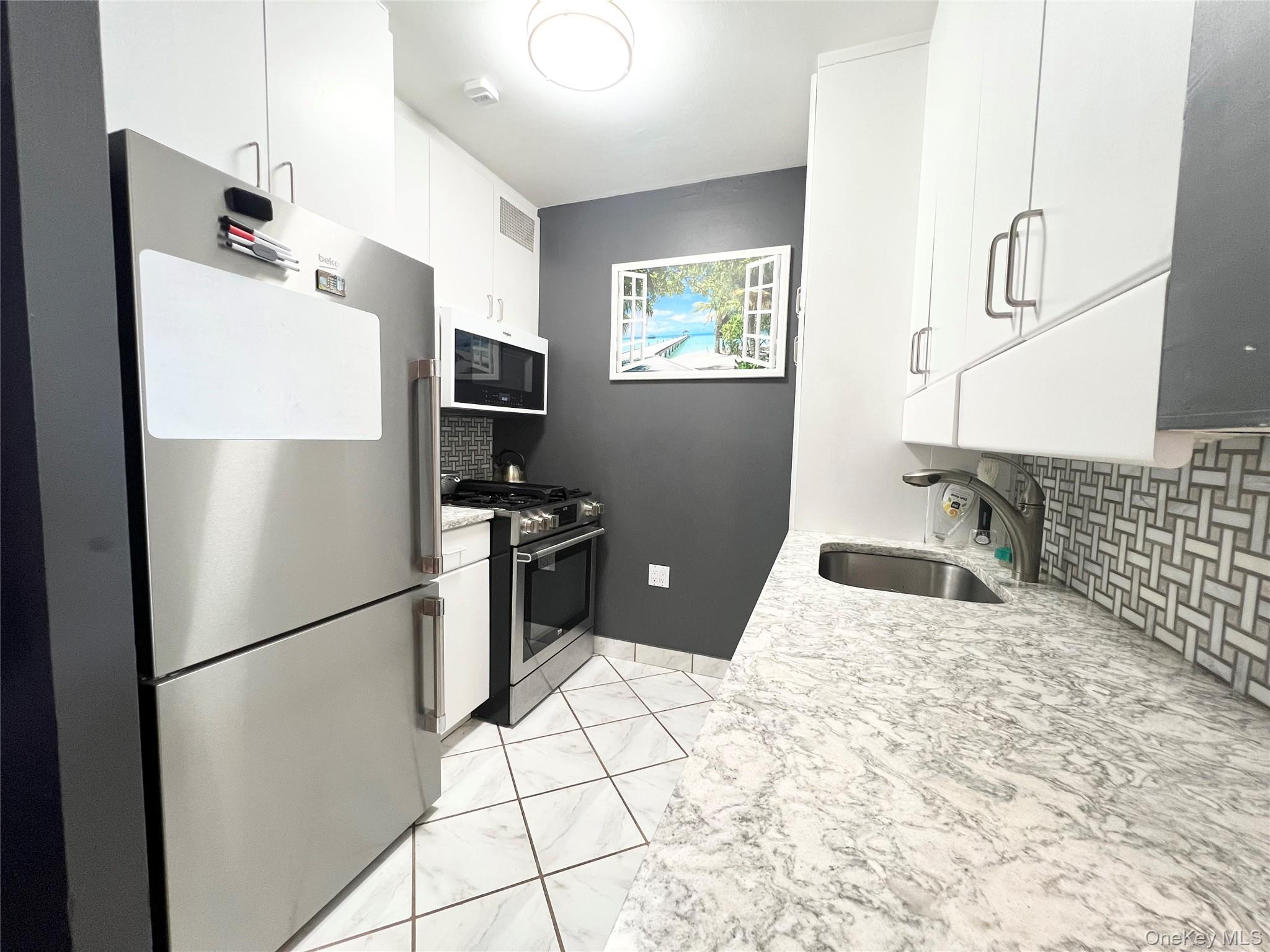 27010 Grand Central Parkway 32m Property Photo 3