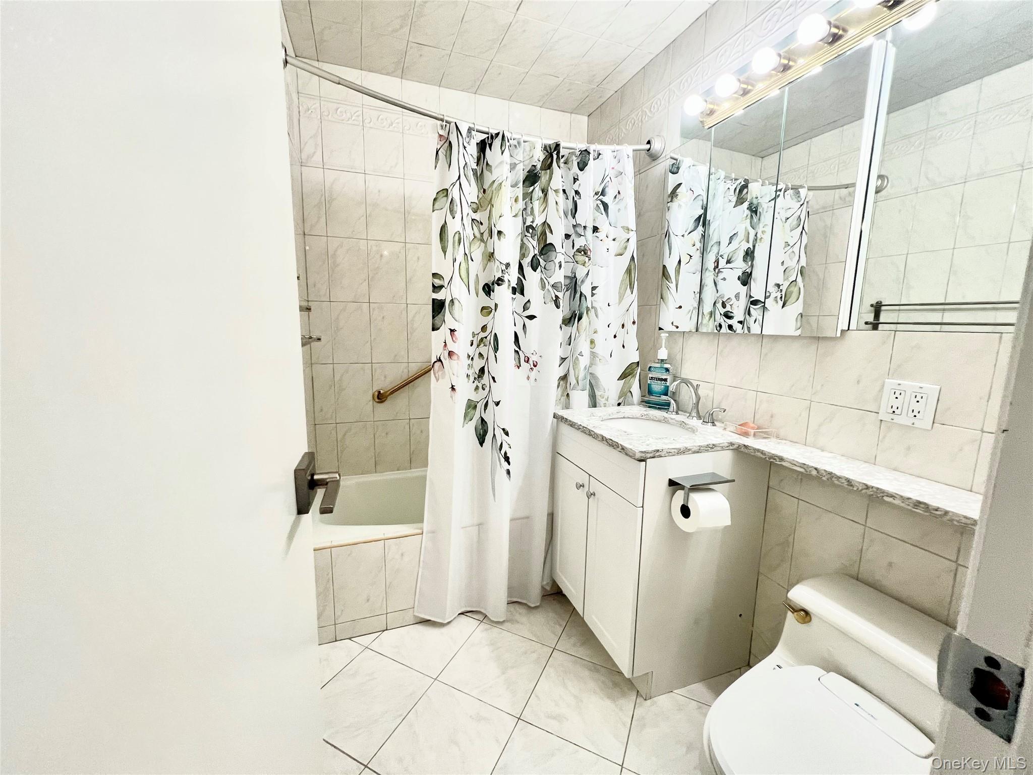 27010 Grand Central Parkway 32m Property Photo 8