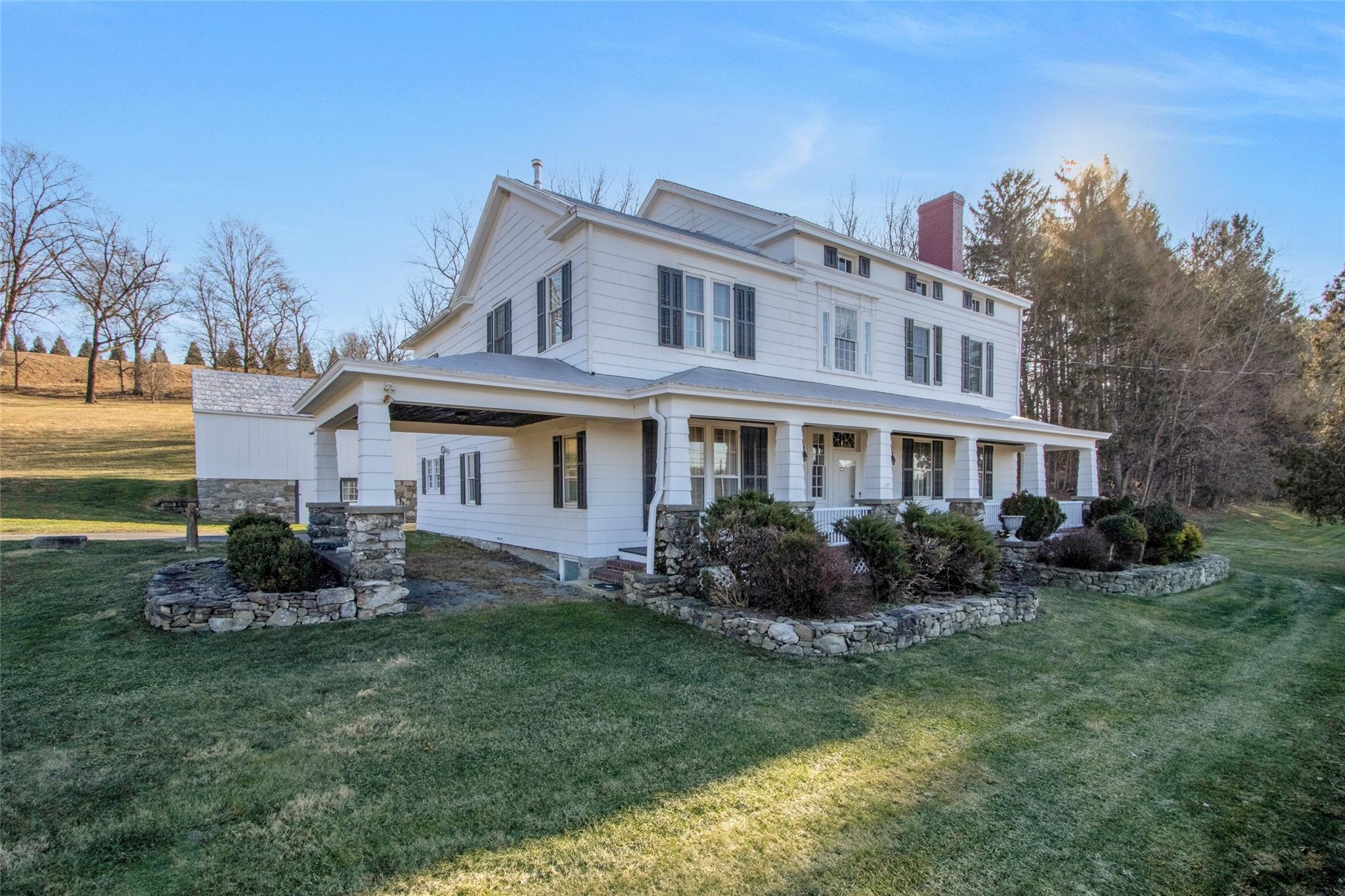 2220 State Route 17a Property Photo 1