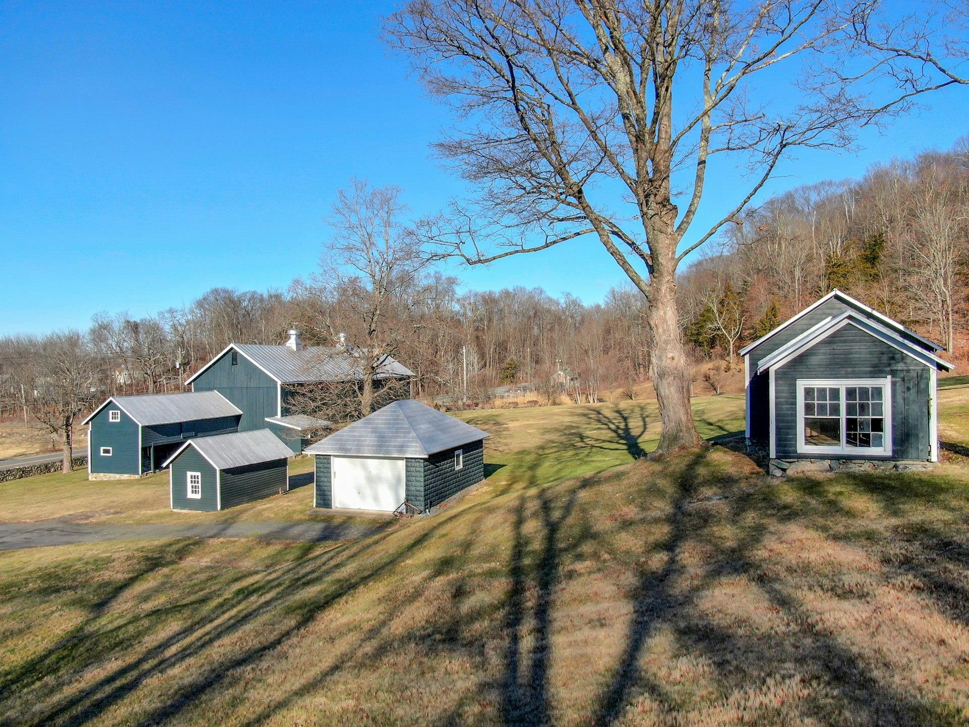 2220 State Route 17a Property Photo 2