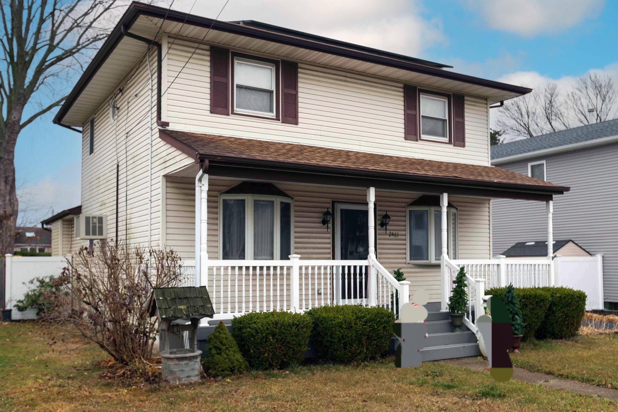 2461 Margaret Street Property Photo