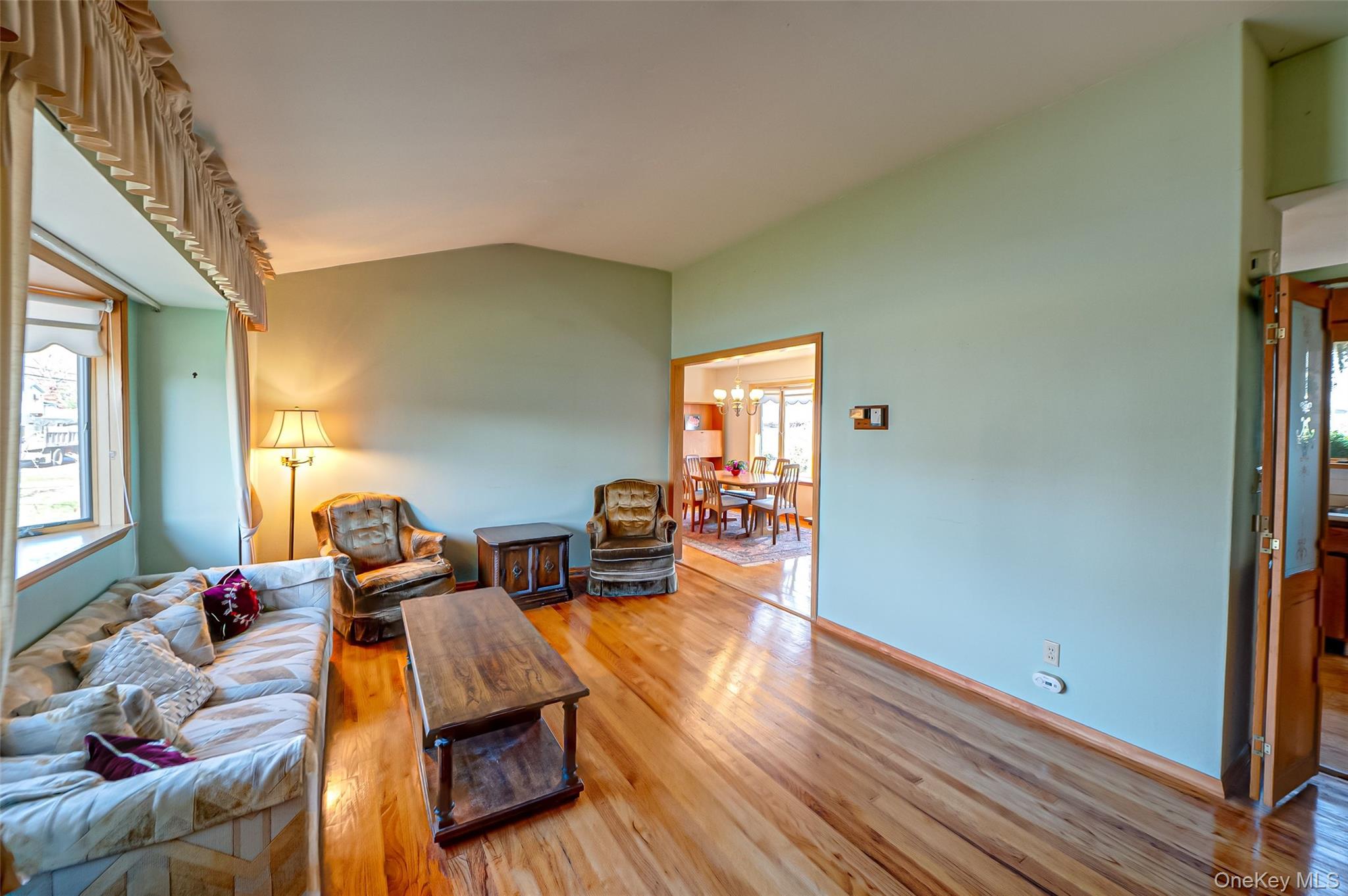305 West 20th Street Property Photo 3