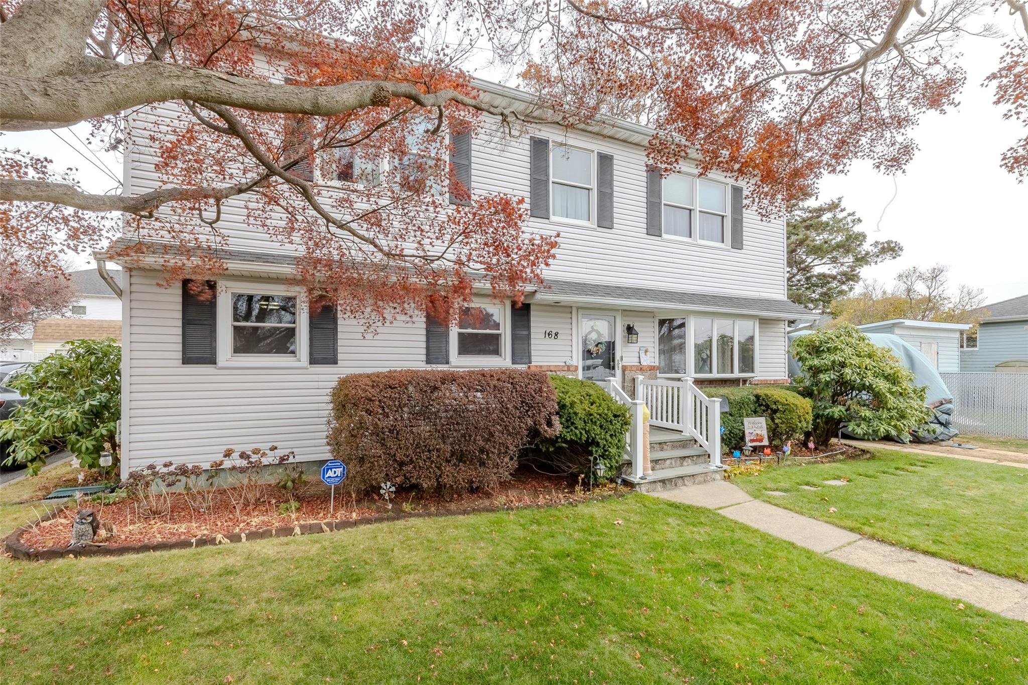 168 10th St Property Photo
