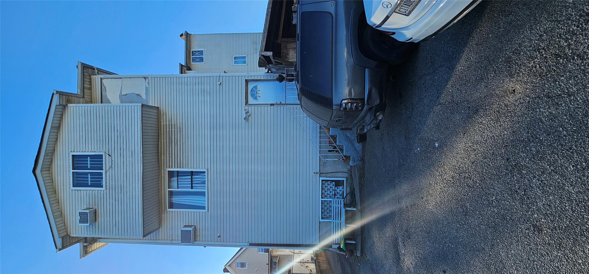 859 Post Avenue Property Photo