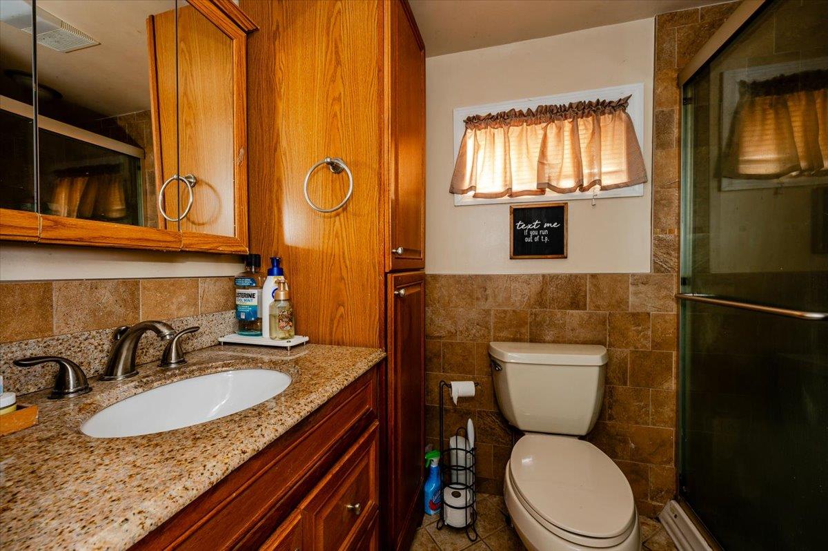 110 Edgewater Park C Property Photo 13