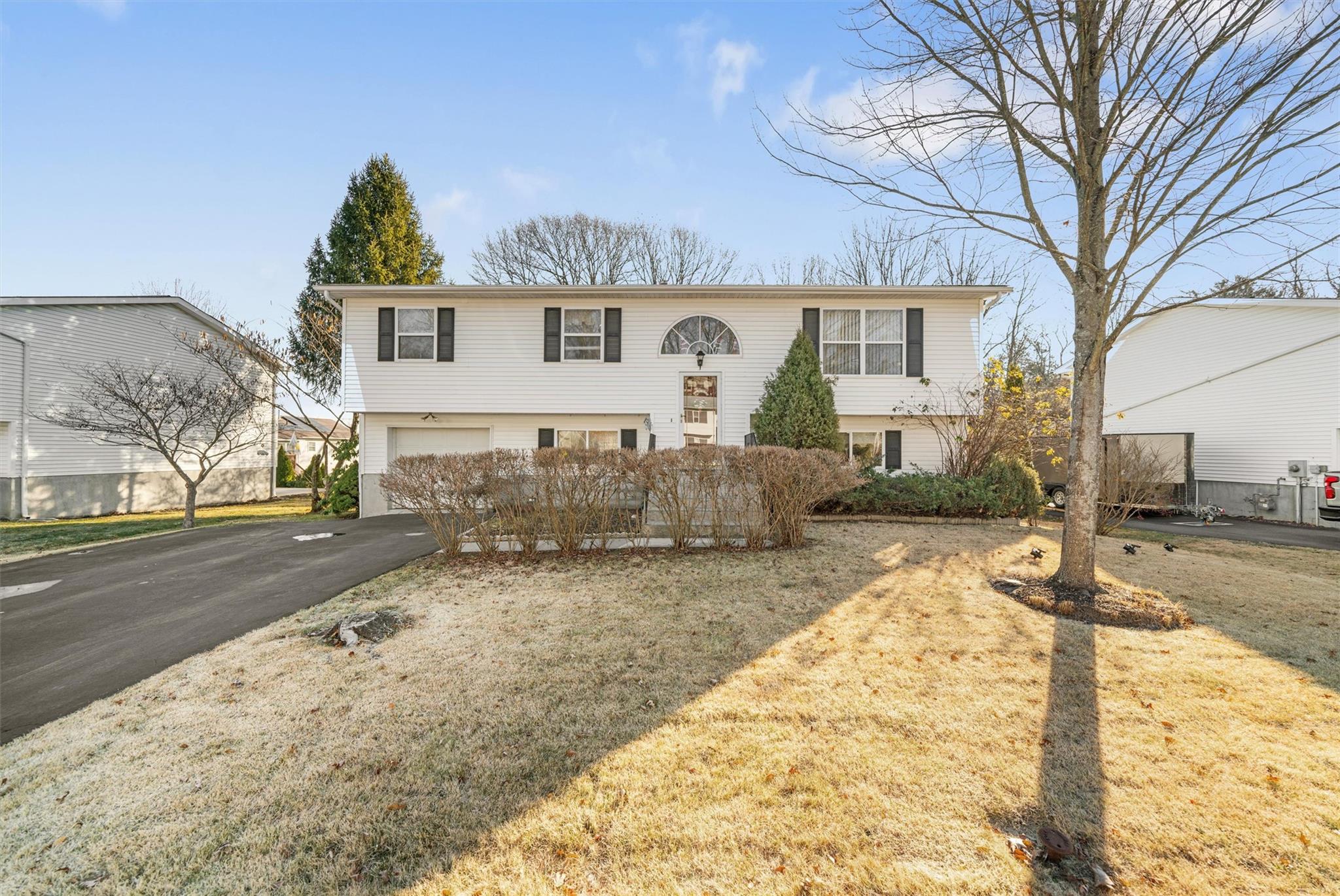 7 Ted Miller Drive Property Photo
