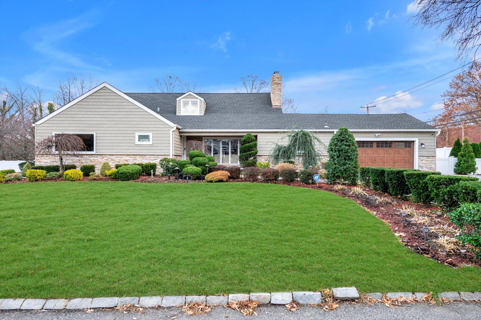 4 Westwood Circle Property Photo 1