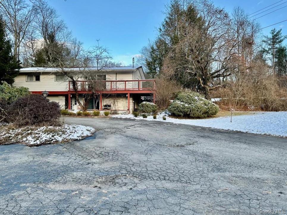 23 Diane Boulevard Property Photo 1
