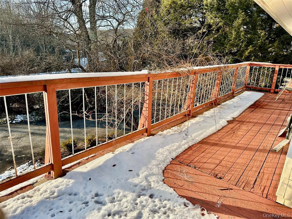 23 Diane Boulevard Property Photo 2