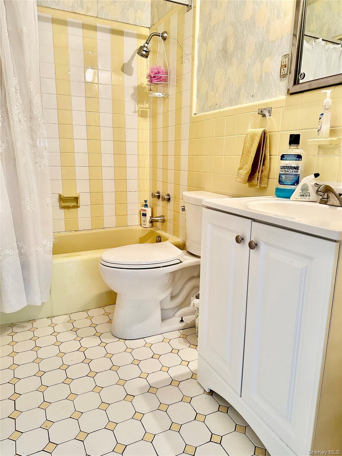 23 Diane Boulevard Property Photo 23