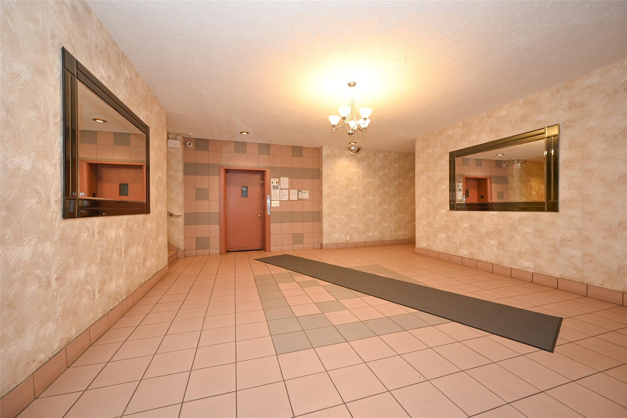 6535 Broadway 6a Property Photo 3
