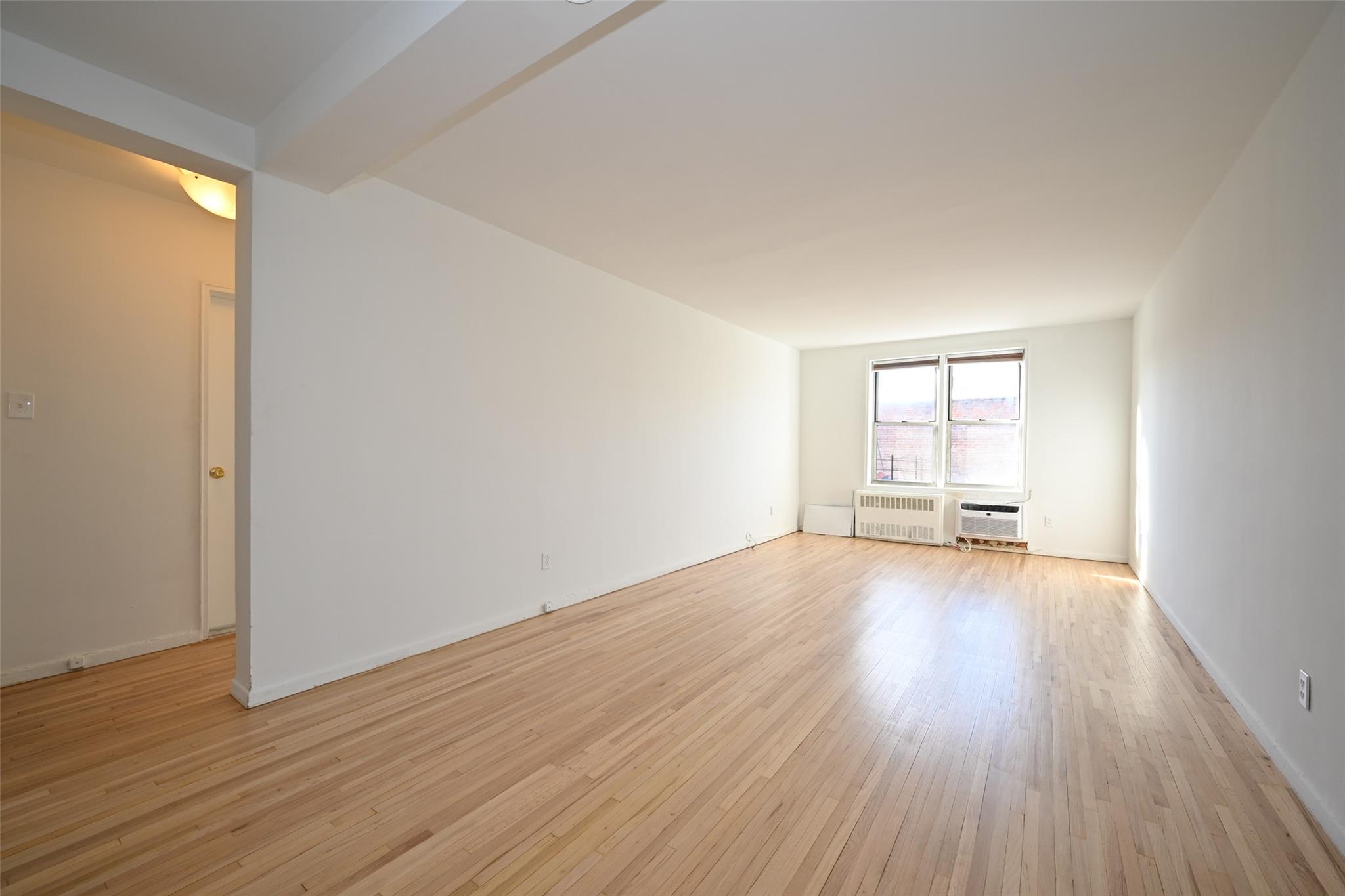 6535 Broadway 6a Property Photo 4