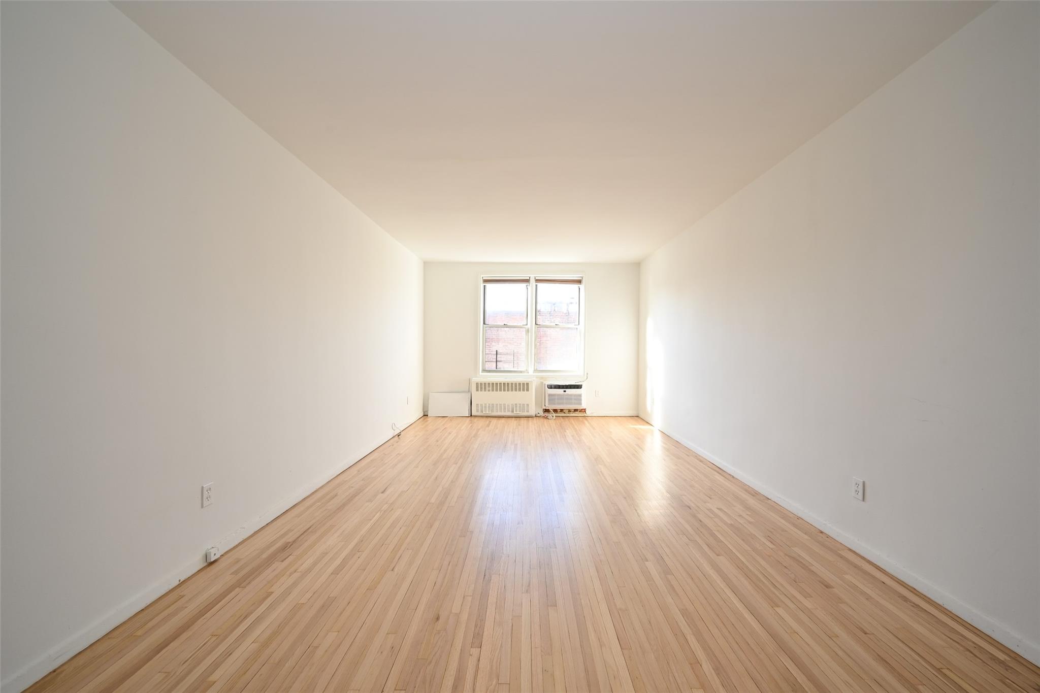 6535 Broadway 6a Property Photo 5