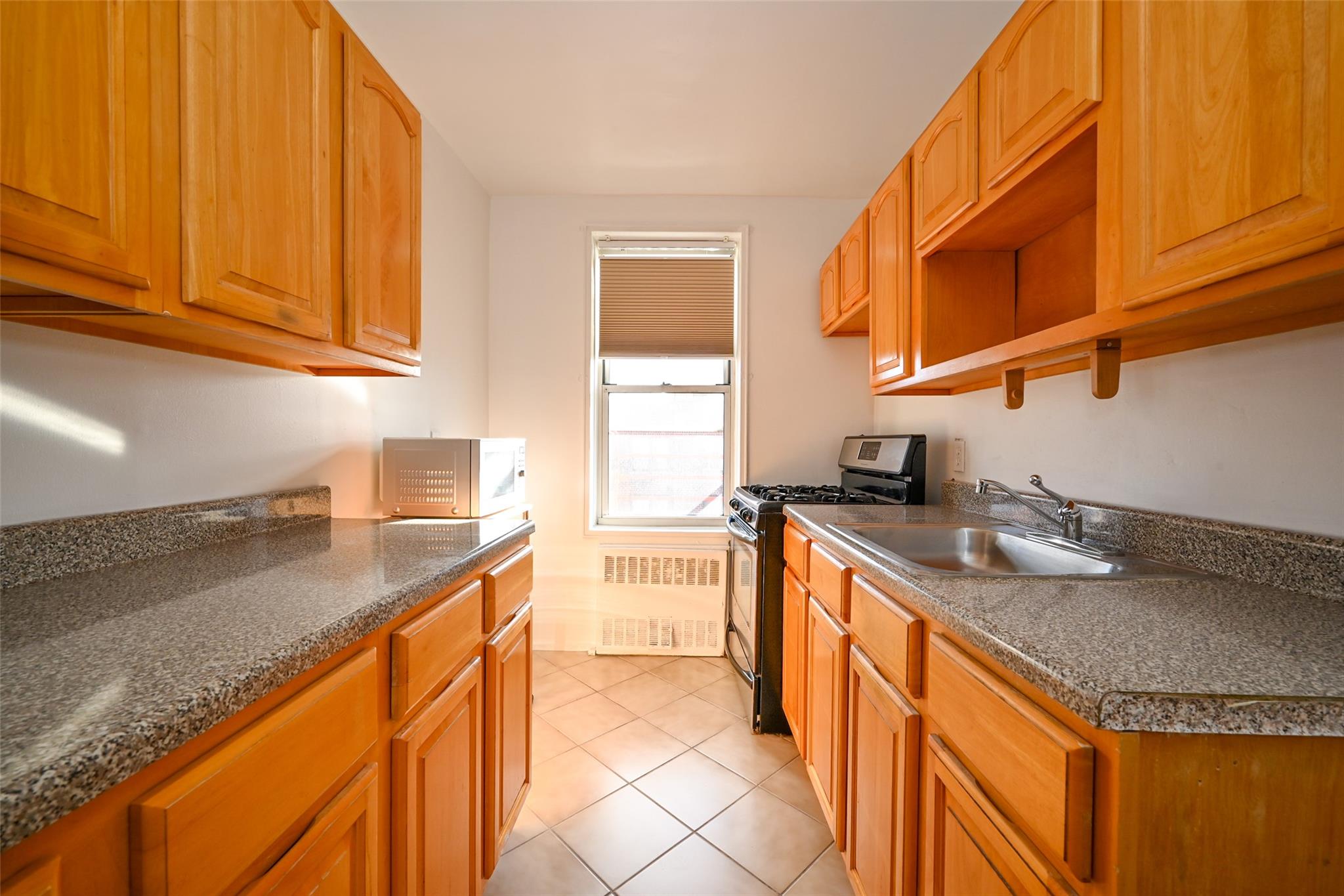 6535 Broadway 6a Property Photo 10