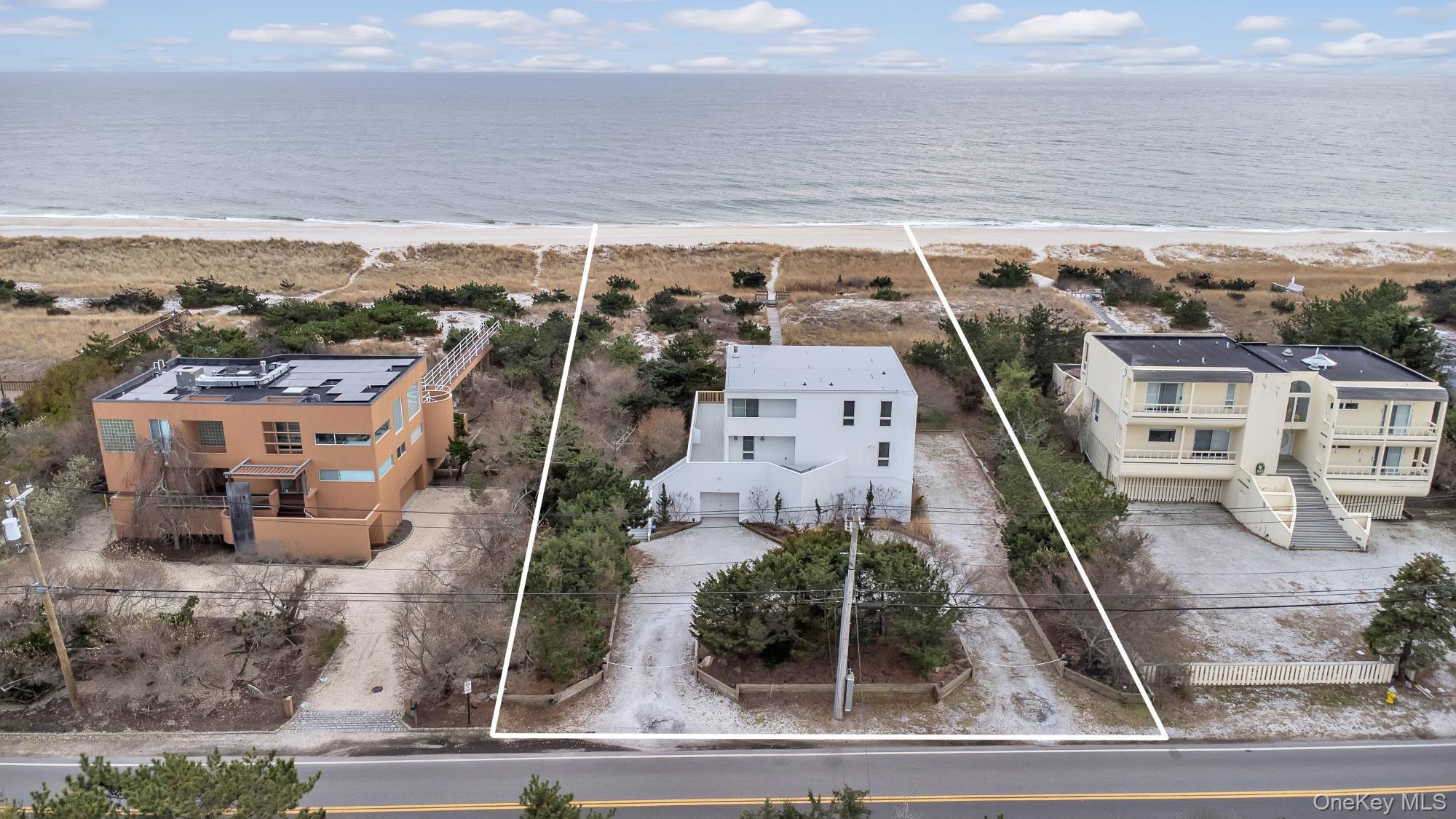561 Dune Road Property Photo 2