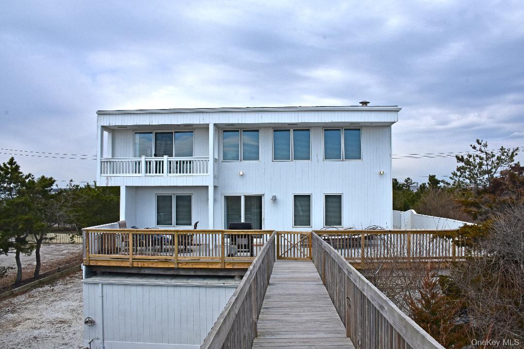 561 Dune Road Property Photo 3
