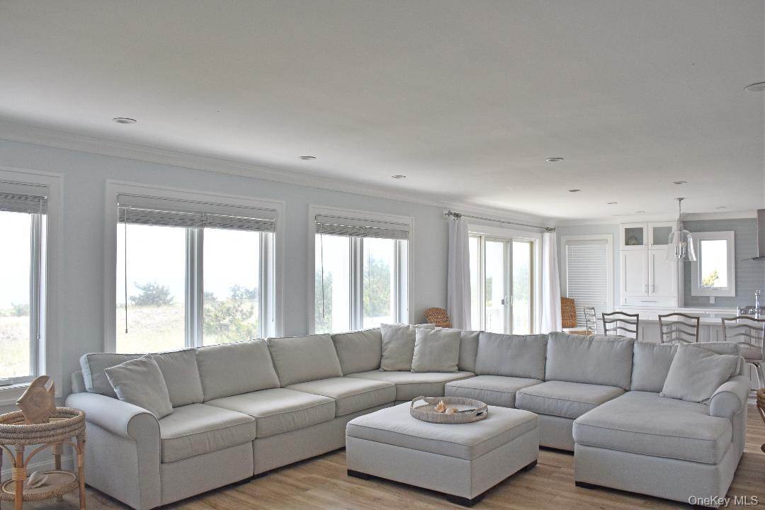 561 Dune Road Property Photo 4