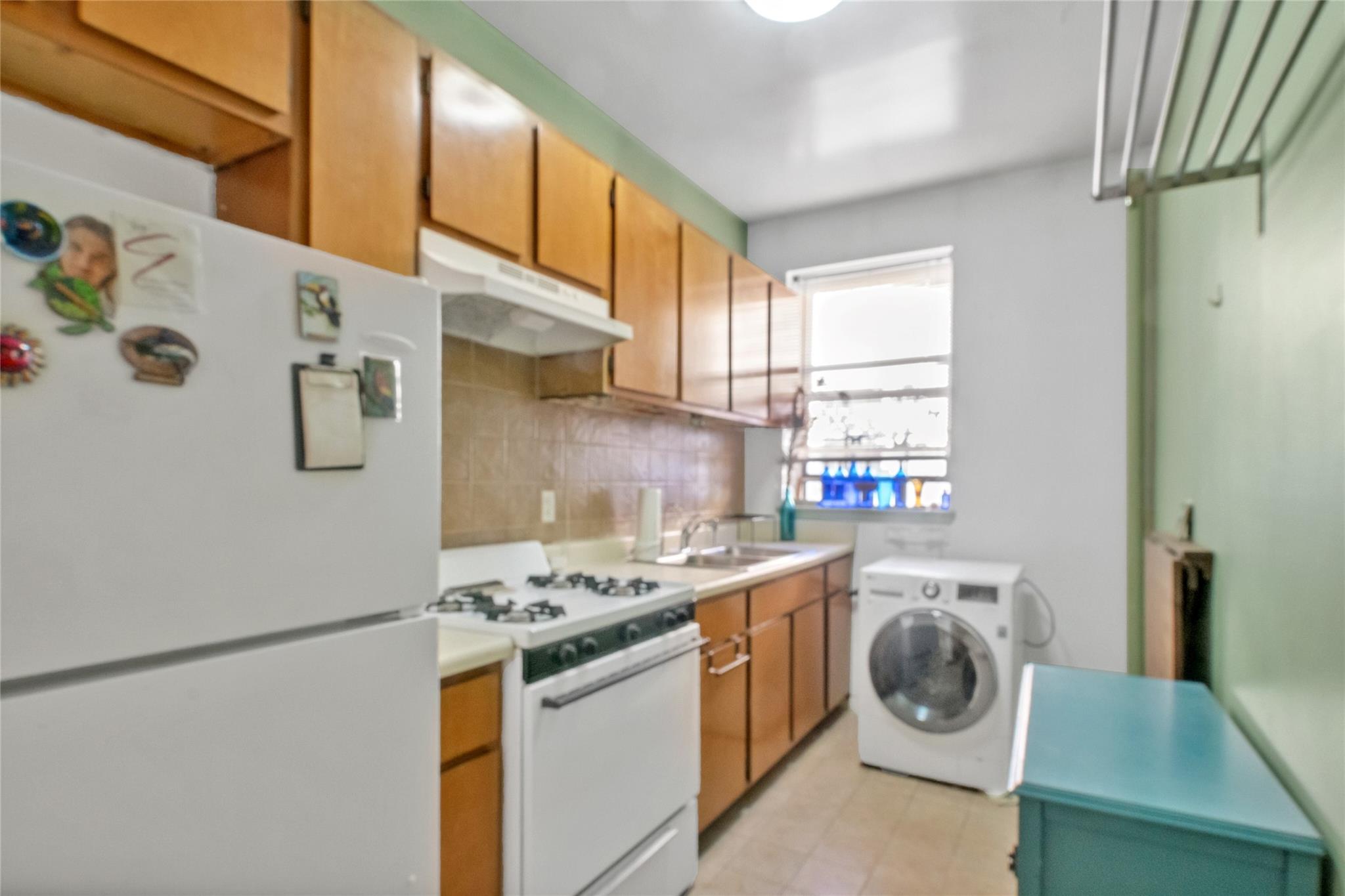 2400 Davidson Avenue A24 Property Photo 4