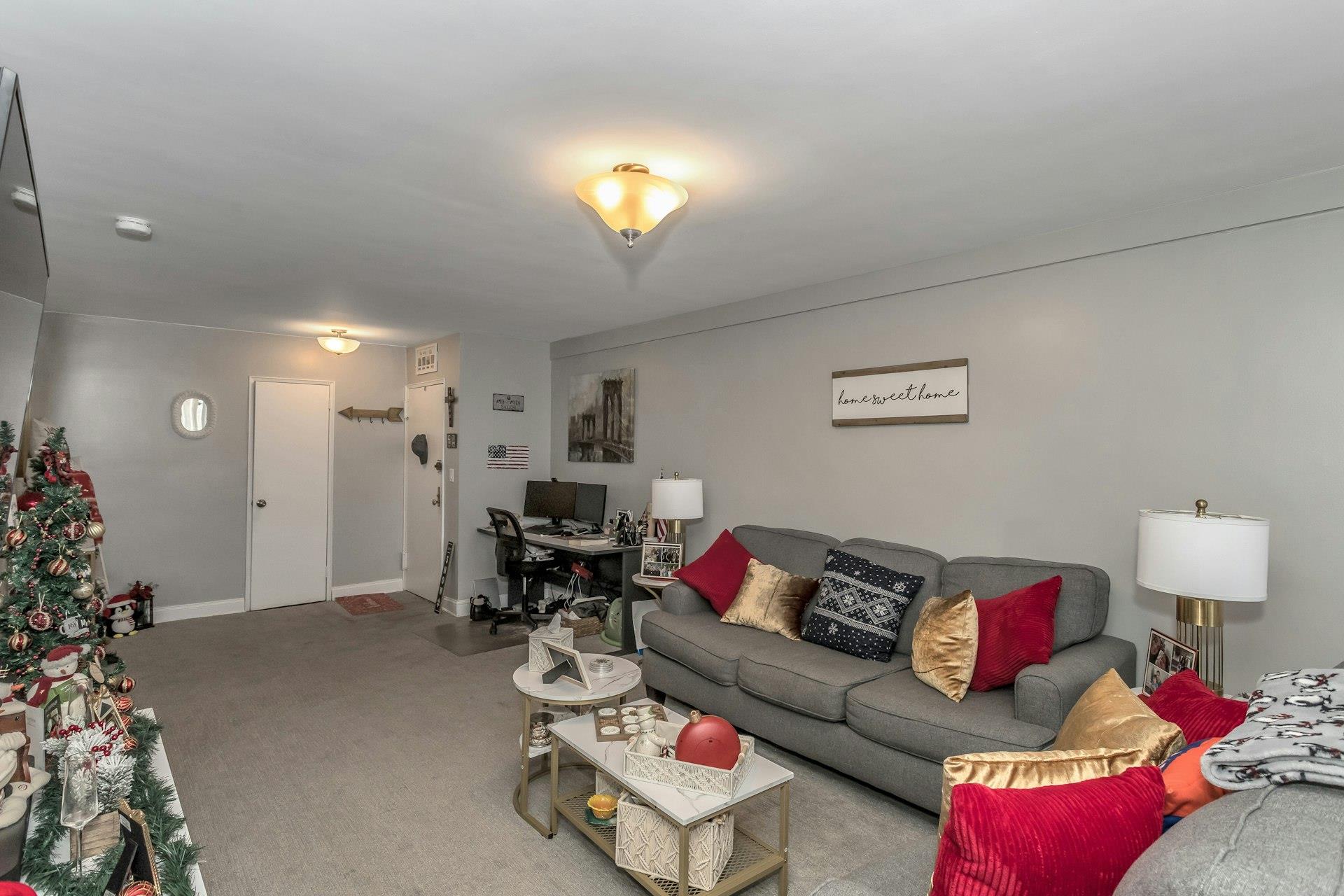 60 Hempstead Avenue 1k Property Photo 4