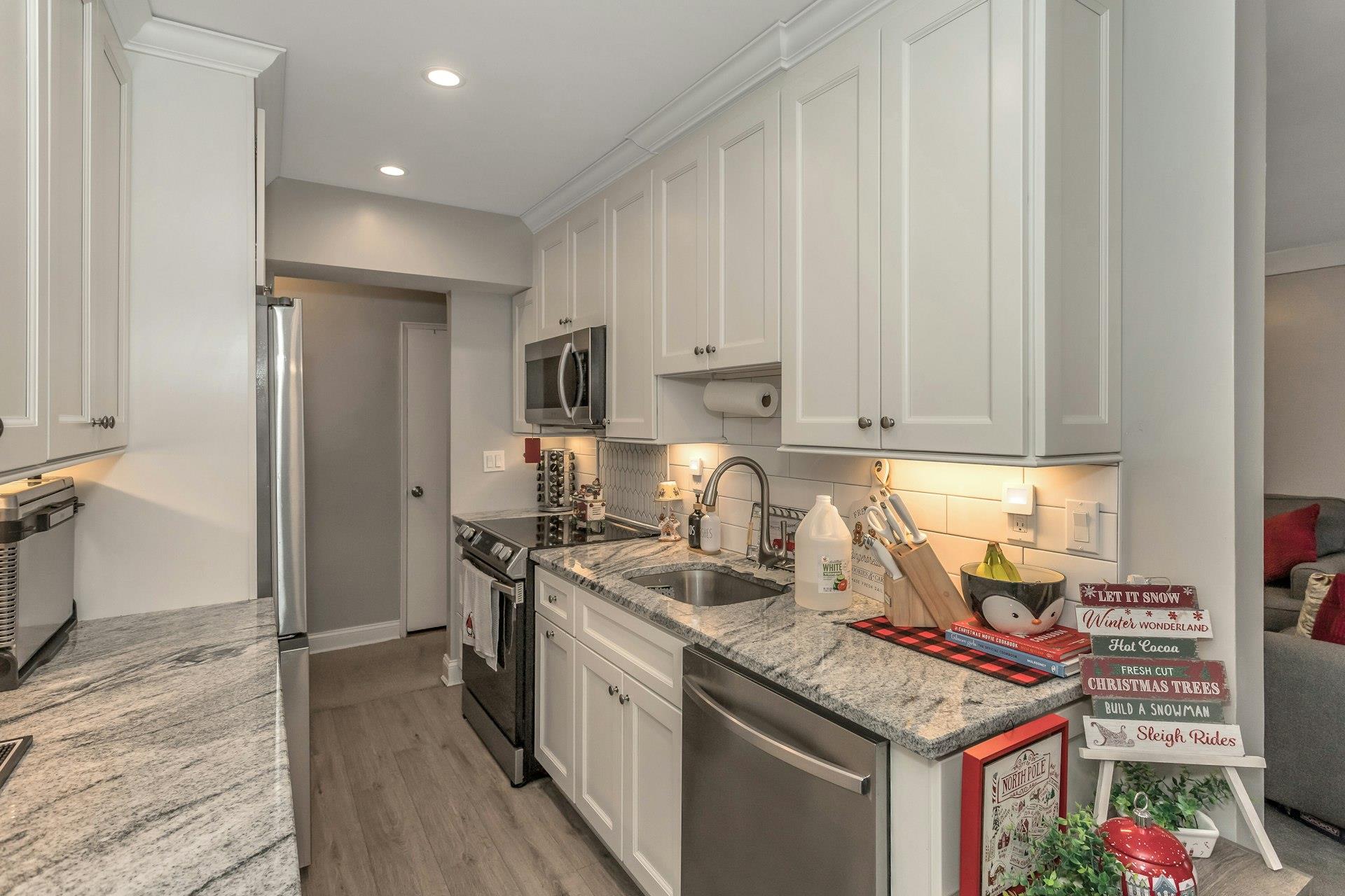 60 Hempstead Avenue 1k Property Photo 8