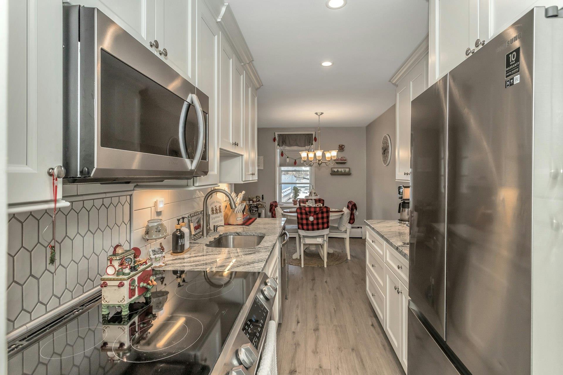 60 Hempstead Avenue 1k Property Photo 11