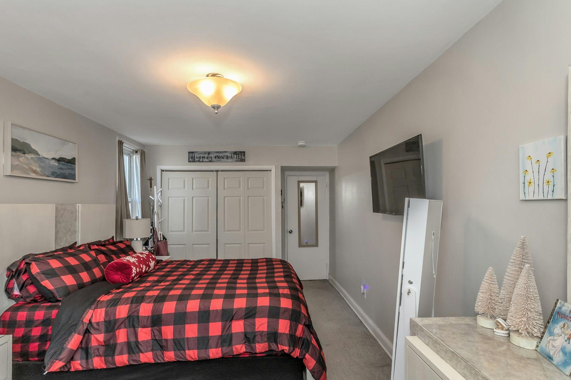 60 Hempstead Avenue 1k Property Photo 16