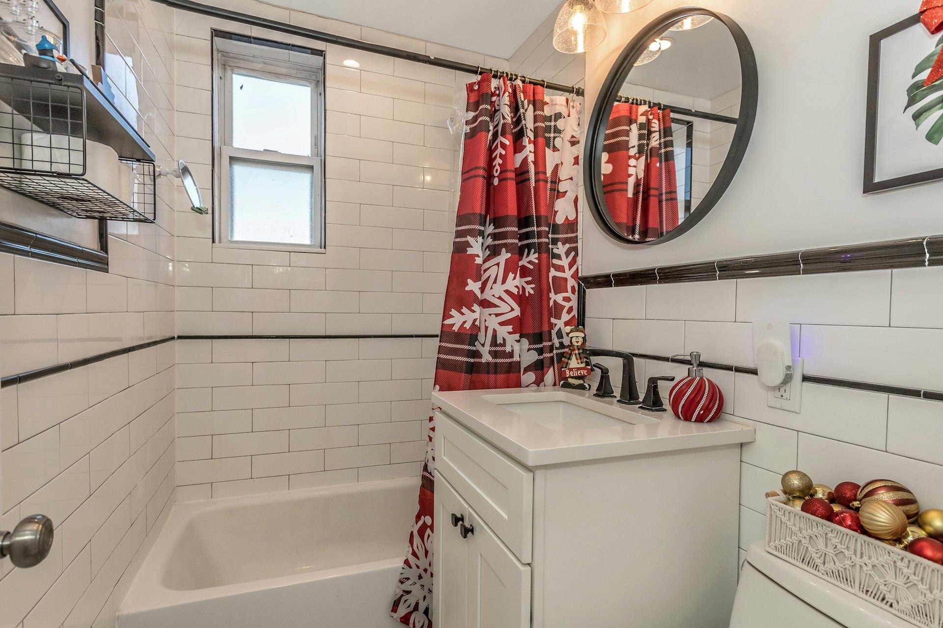 60 Hempstead Avenue 1k Property Photo 18