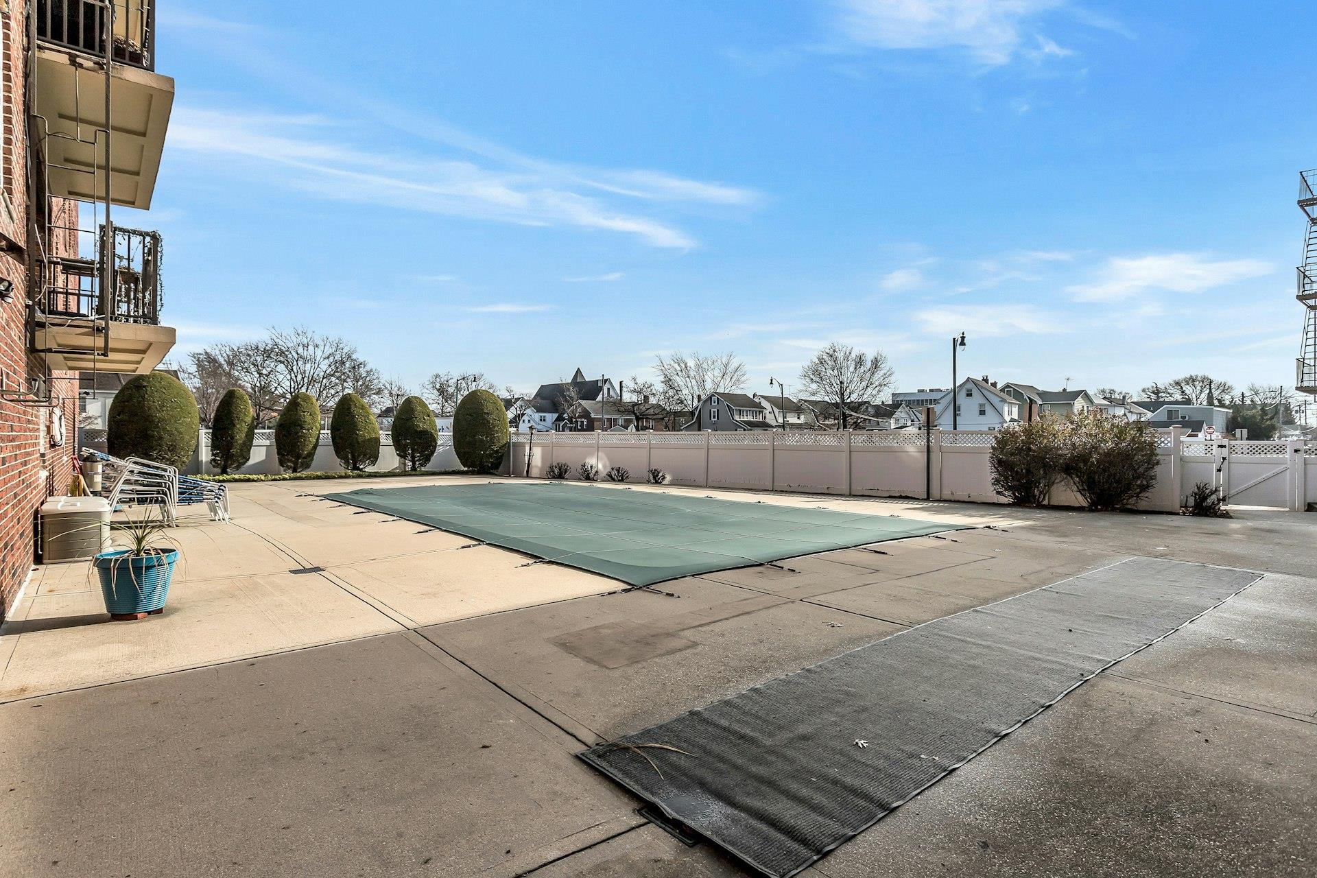 60 Hempstead Avenue 1k Property Photo 23