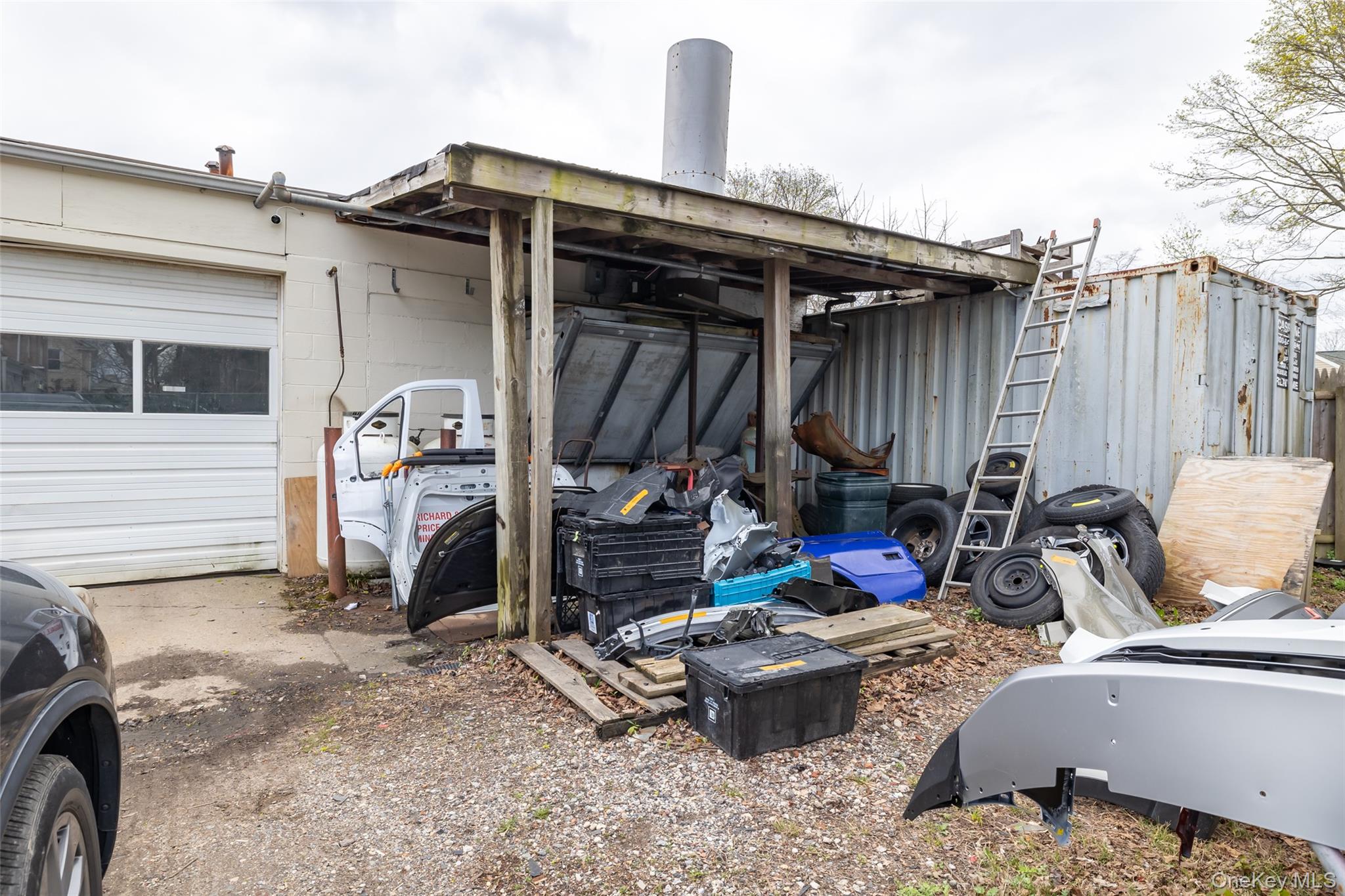 400 Lake Avenue Property Photo 15