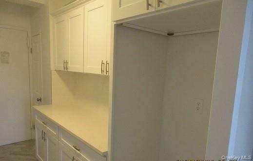 9 Fordham Hill Oval 9f Property Photo 4
