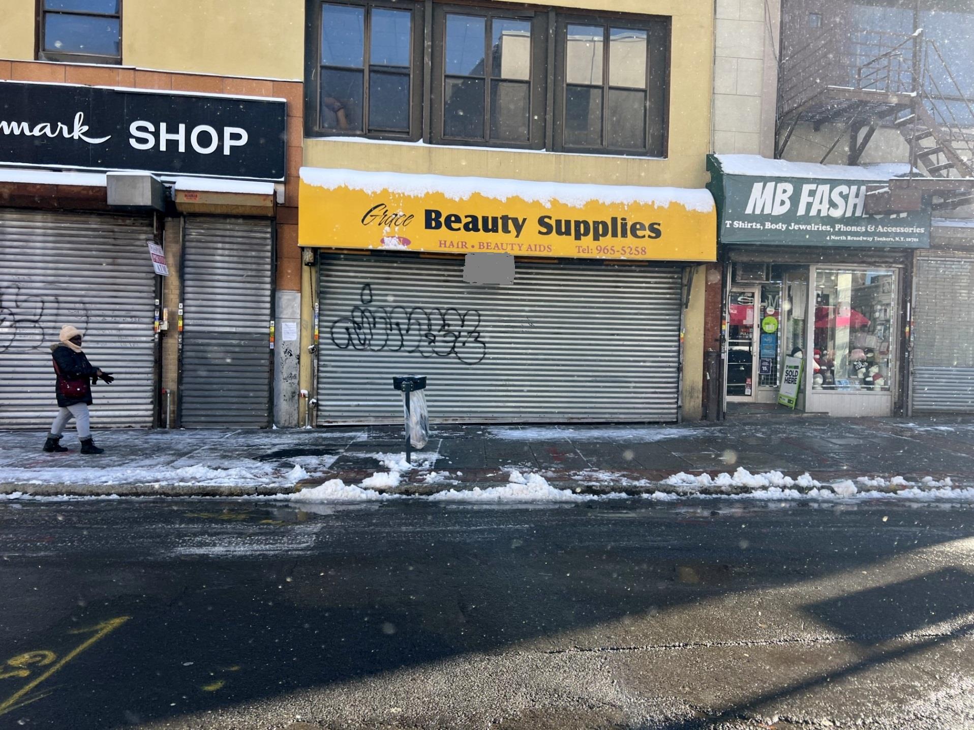6 N Broadway Property Photo 1