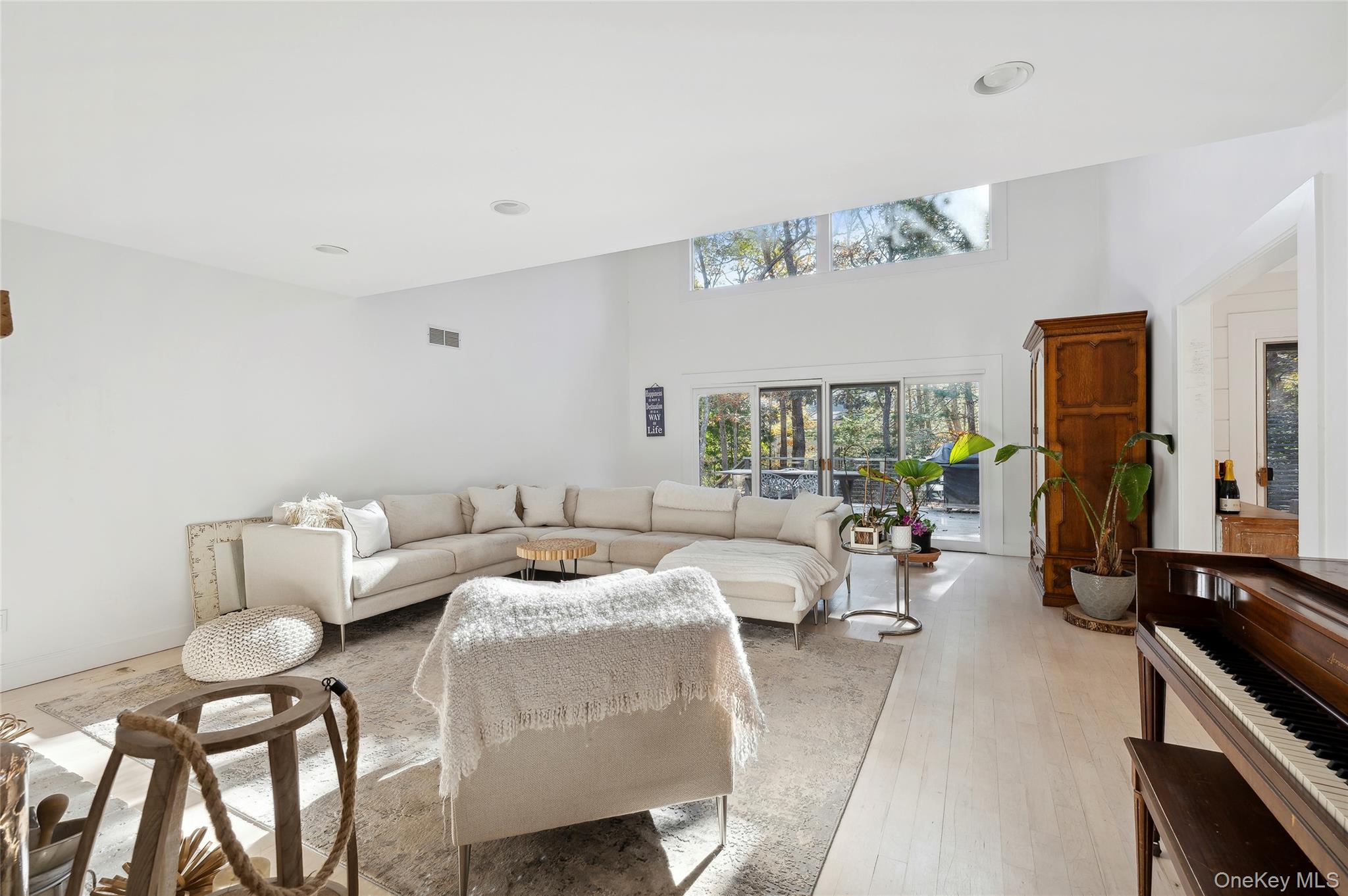 6 Woodland Way Property Photo 5