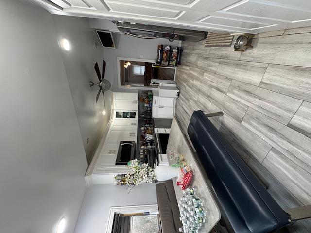 119 S Bay Avenue Property Photo 14