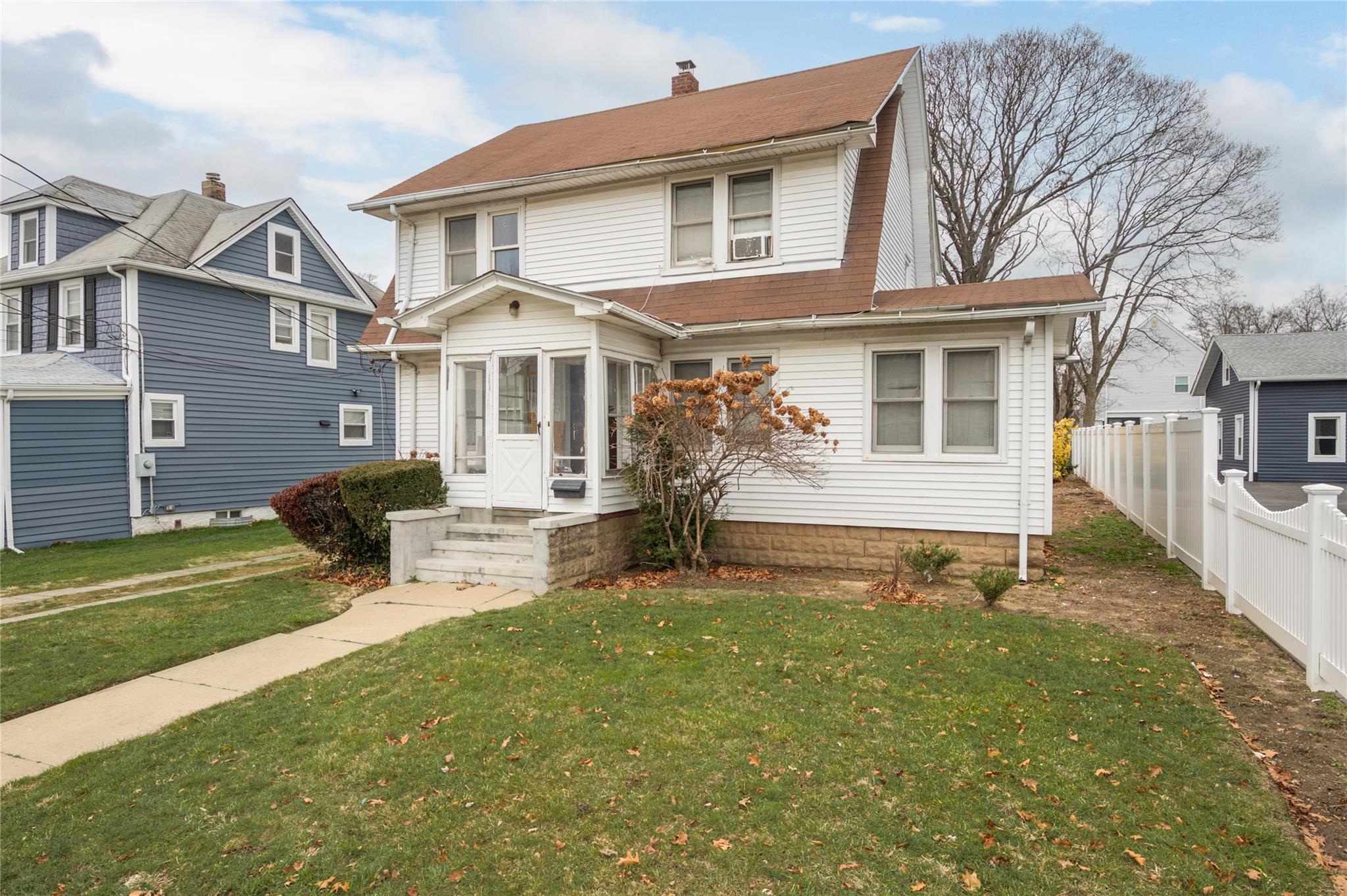67 E Dean Street Property Photo 2
