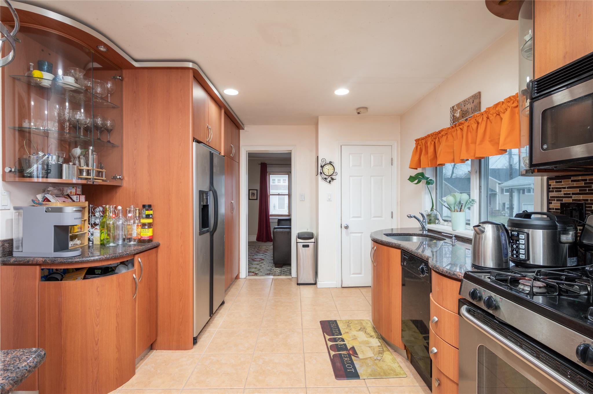 67 E Dean Street Property Photo 13