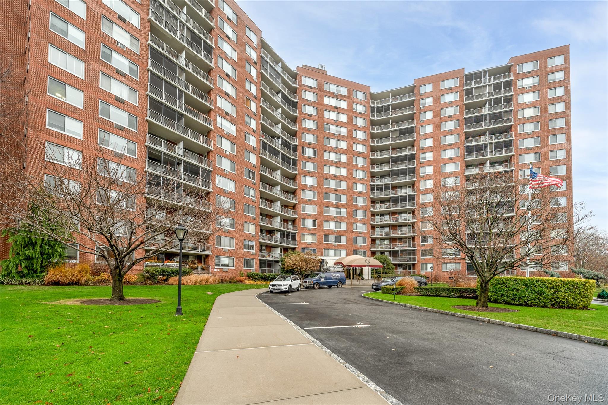 220-55 46 Avenue 5r Property Photo 2
