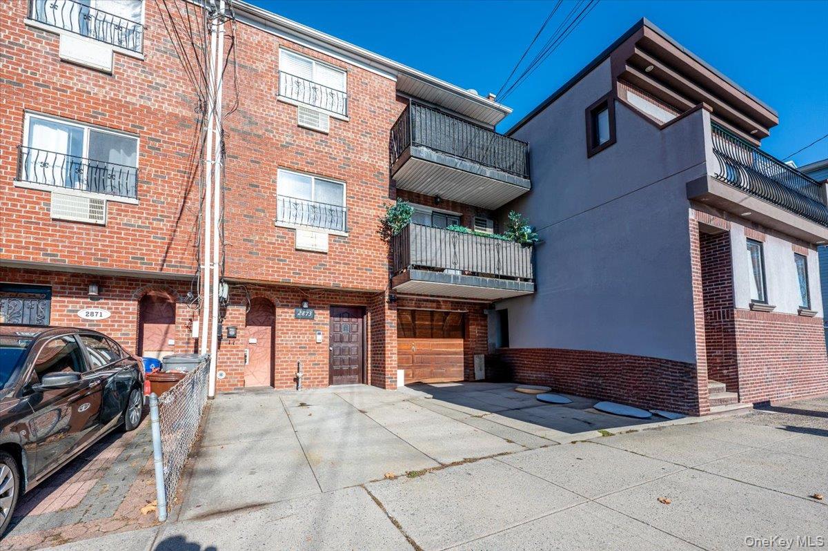 2873 Roebling Avenue Property Photo 1