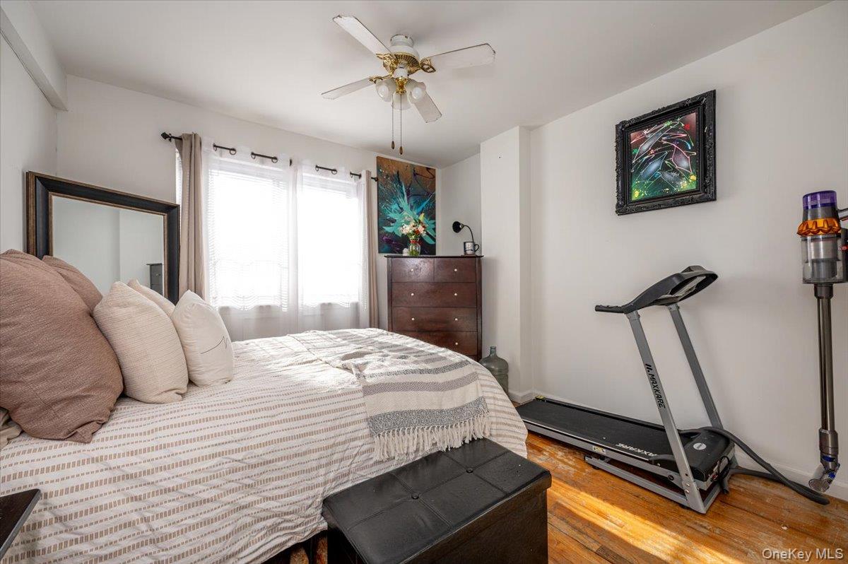 2873 Roebling Avenue Property Photo 10