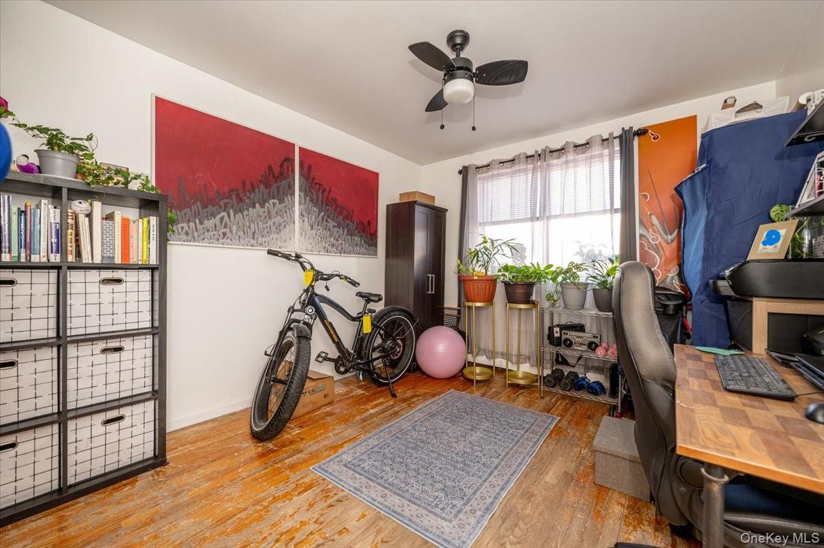 2873 Roebling Avenue Property Photo 11