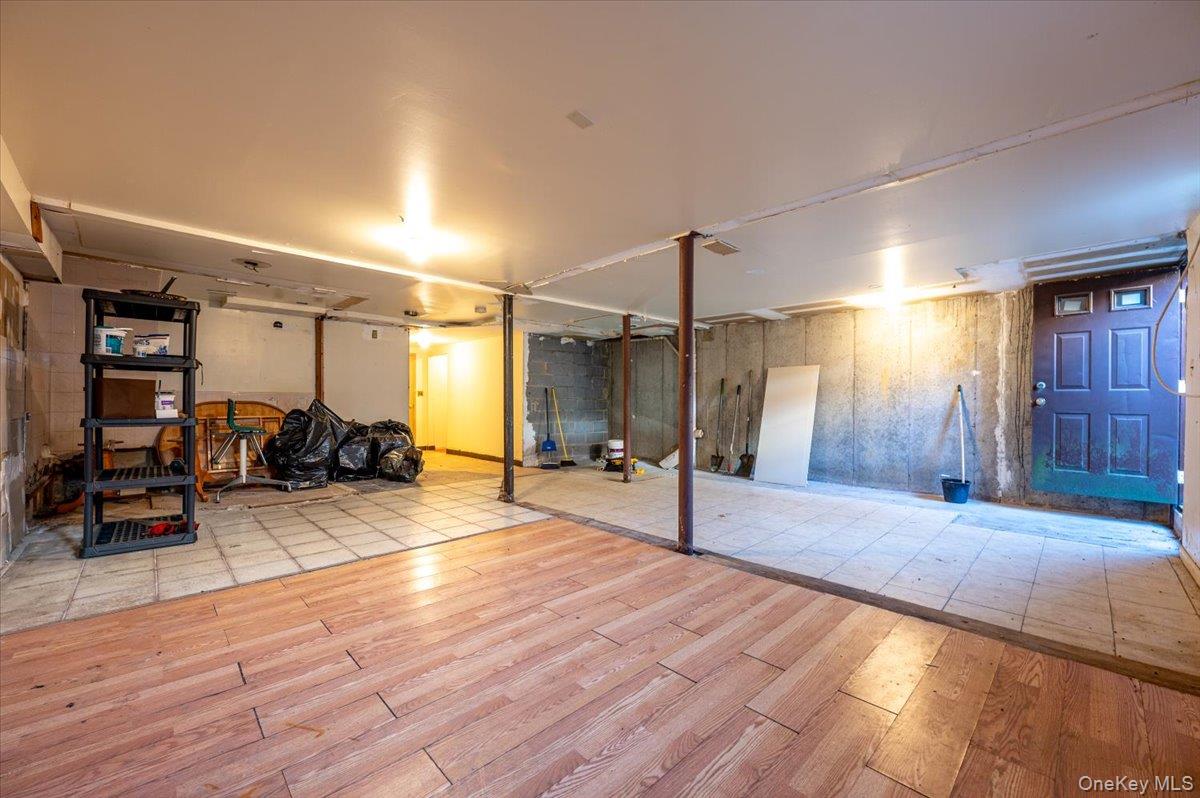 2873 Roebling Avenue Property Photo 25