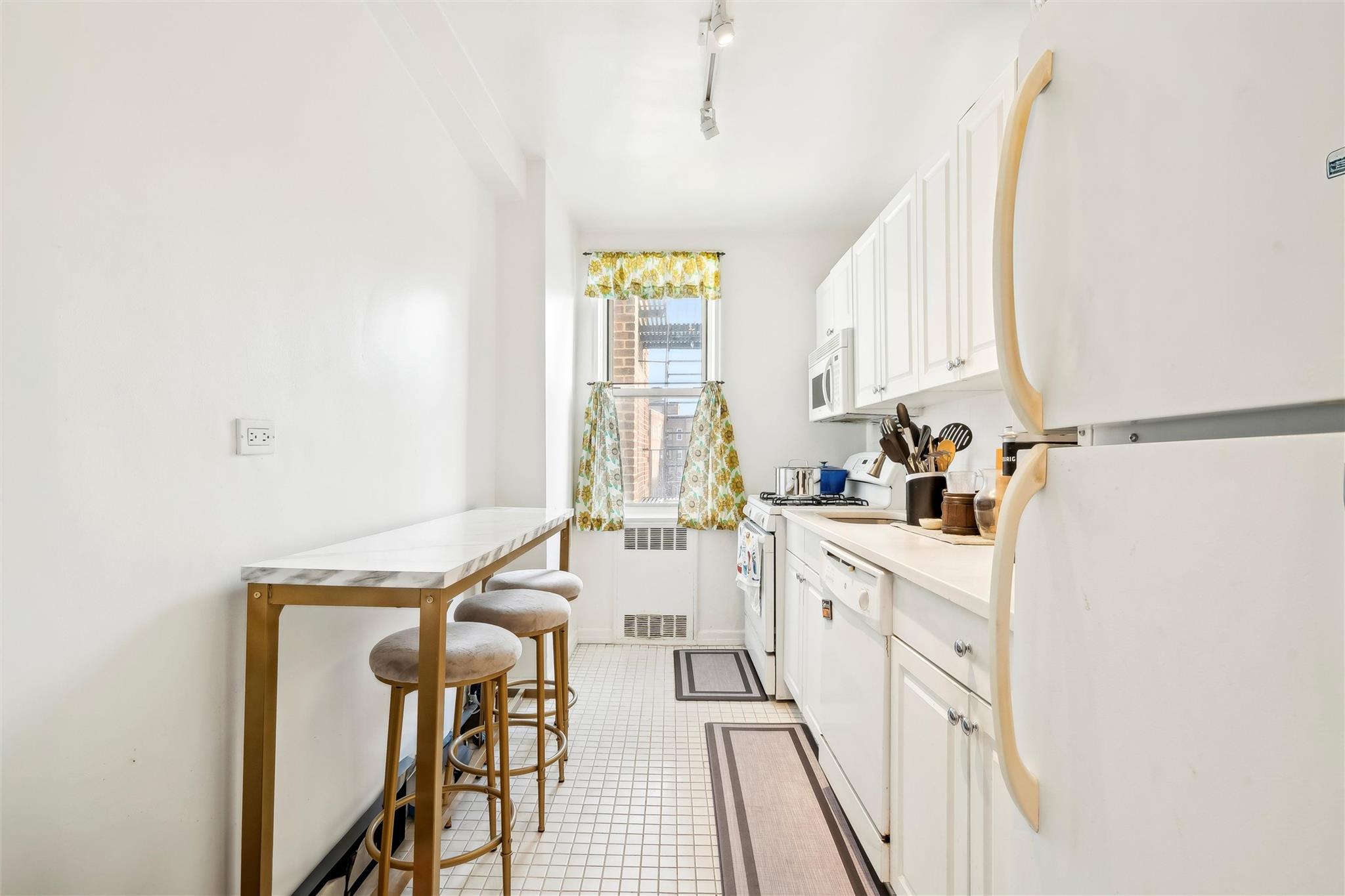 5635 Netherland Avenue 4e Property Photo 6