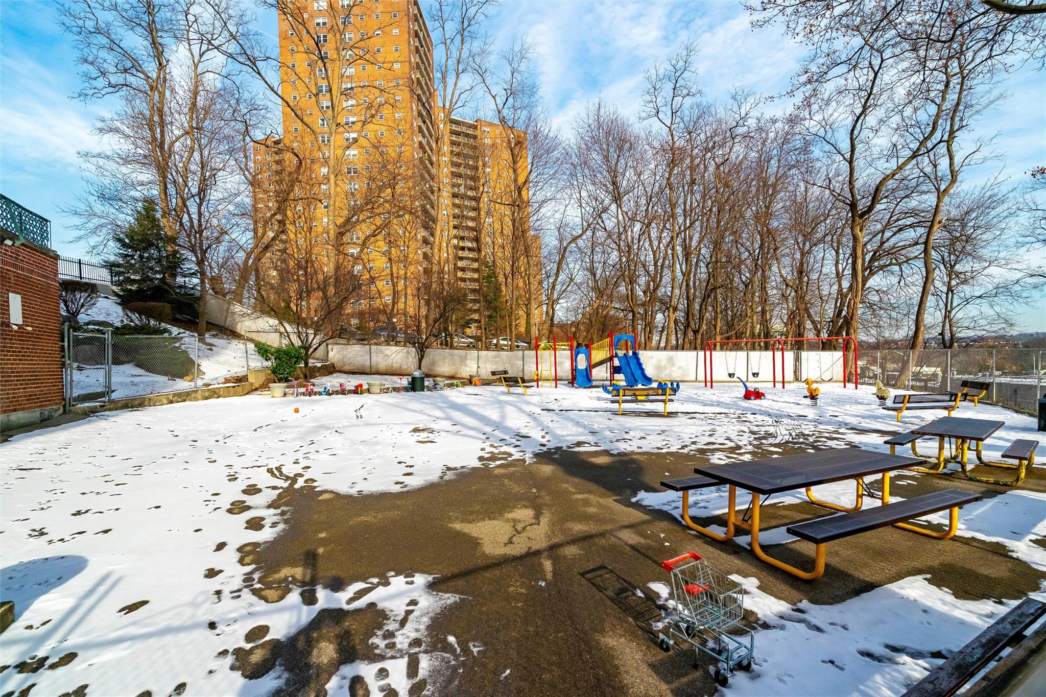 5635 Netherland Avenue 4e Property Photo 22