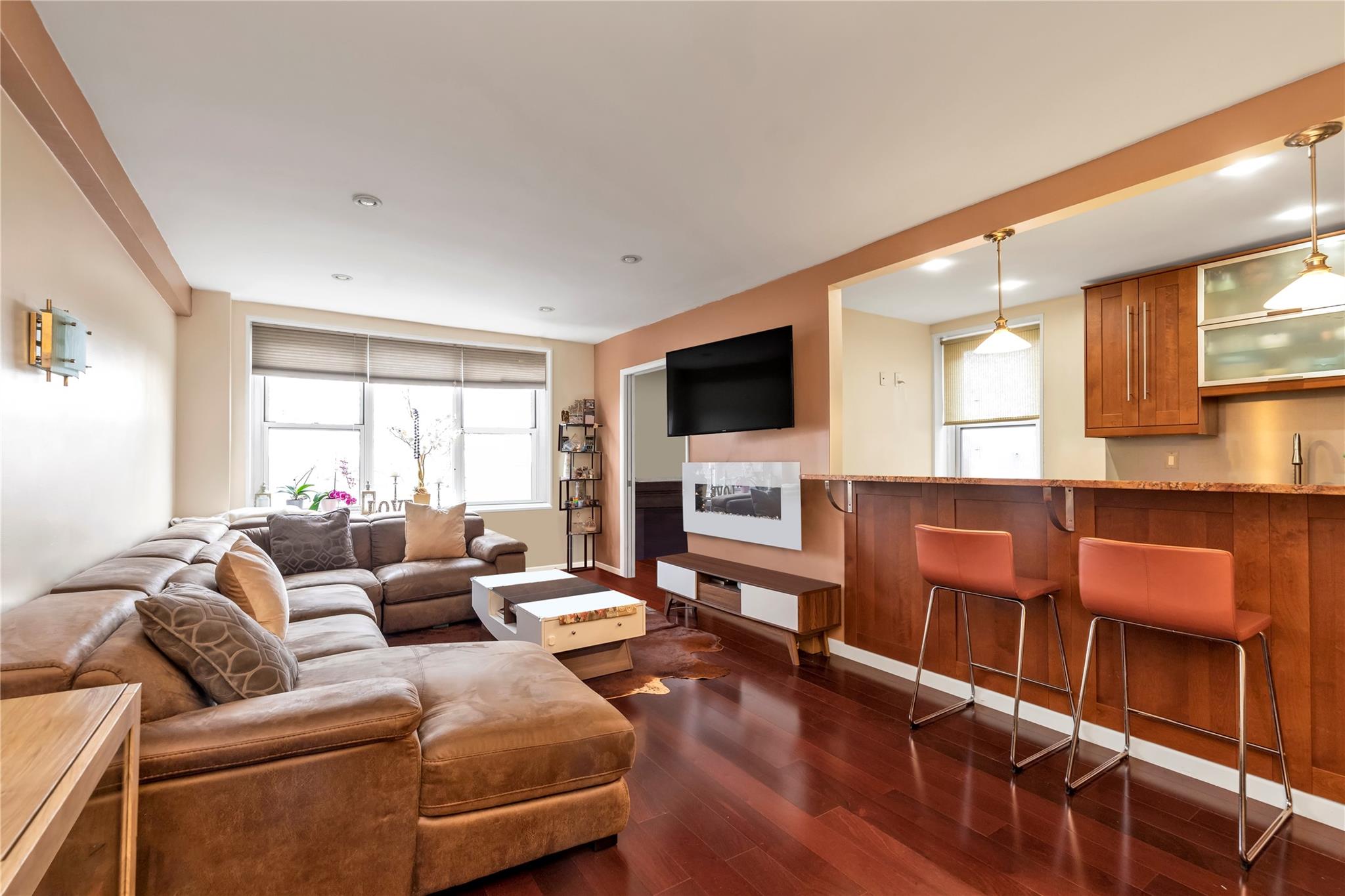 209-80 18th Avenue 6E Property Photo 1
