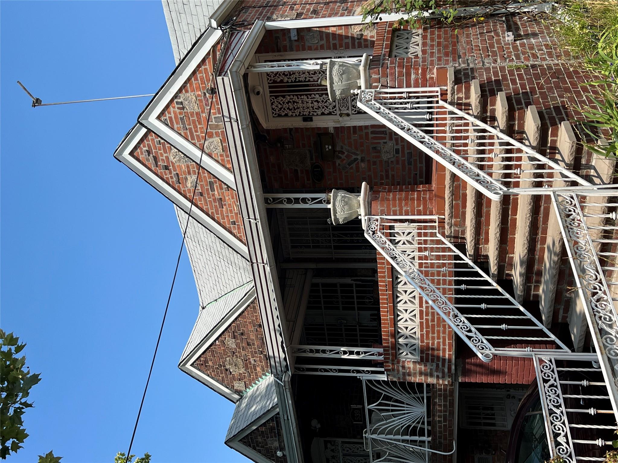 541 East 54th Street Property Photo 1