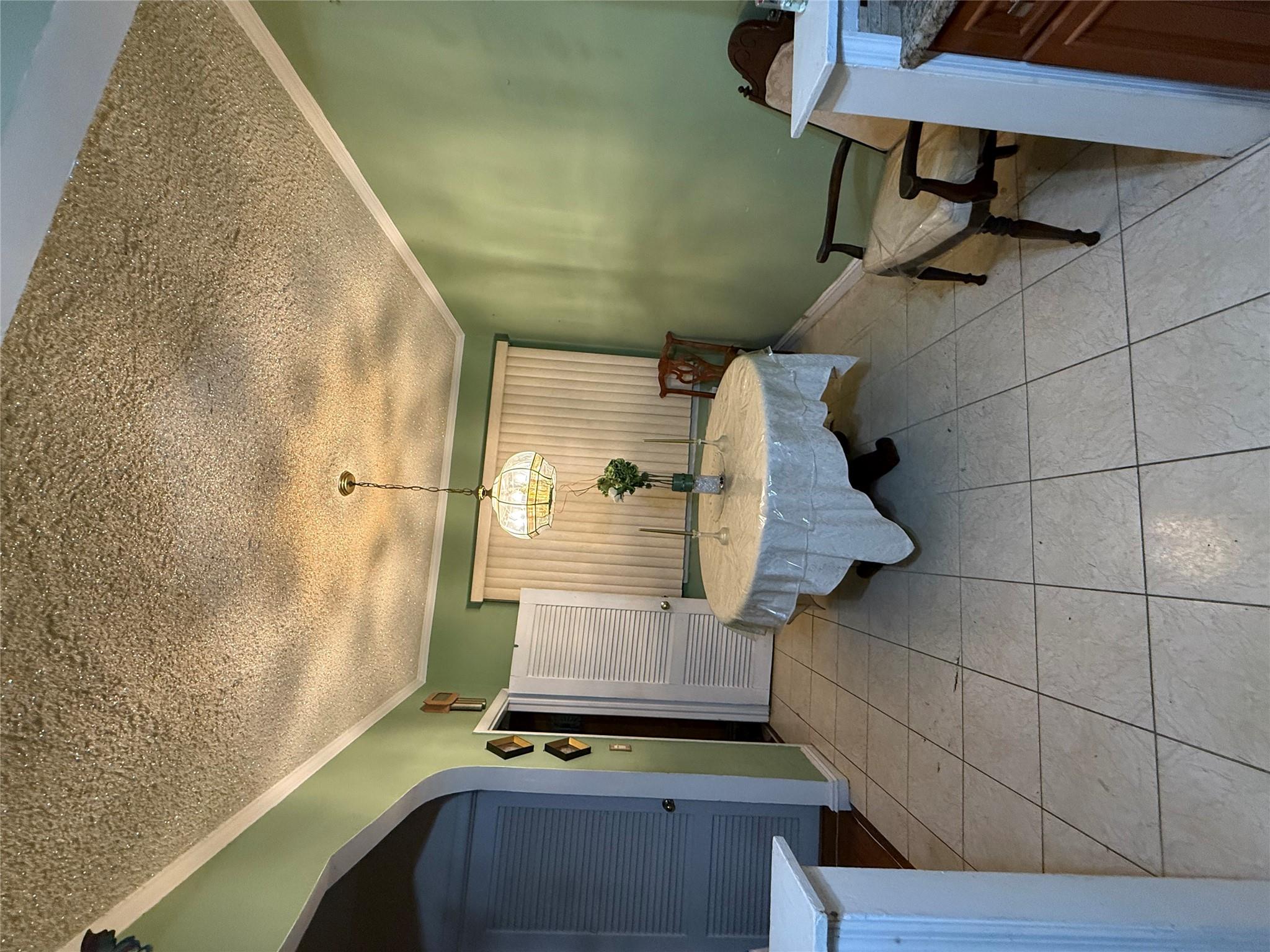 541 East 54th Street Property Photo 3